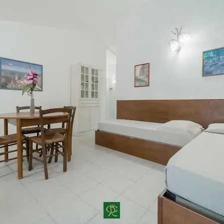 Albatros Apartmanhotel *
