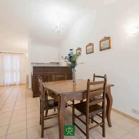 Albatros Aparthotel *